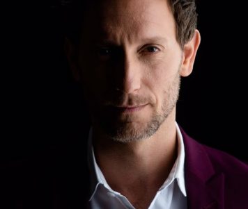 What does a Day in the Life of Lior Suchard Look Like?